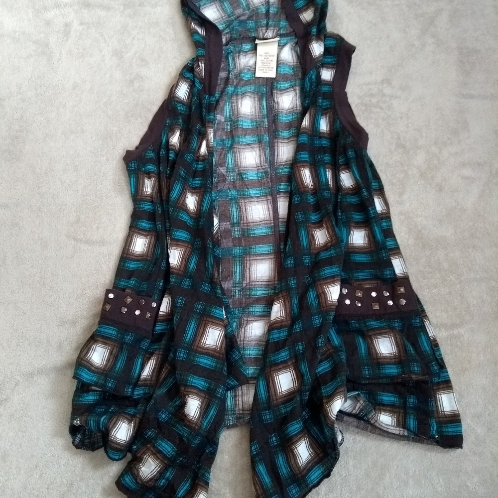 Hooded sleeveless cartigan